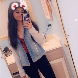 Meet your Posher, Ester